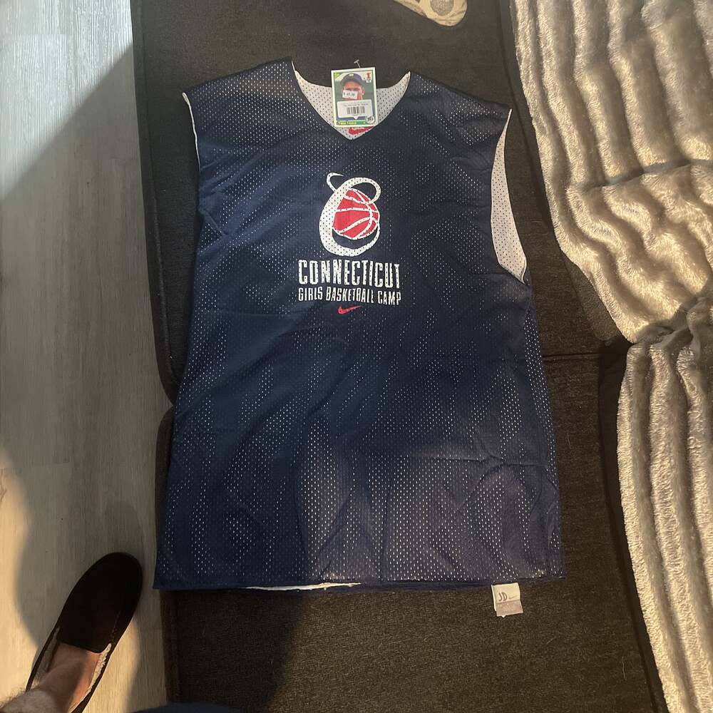 UConn Huskies Nike Reversible Basketball Practice Jersey - Picture 1 of 1